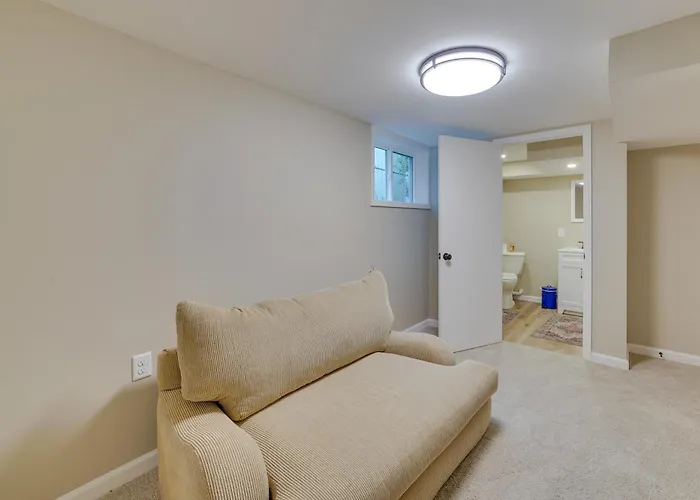 Modern Home: 2 Mi To Of Illinois * Urbana