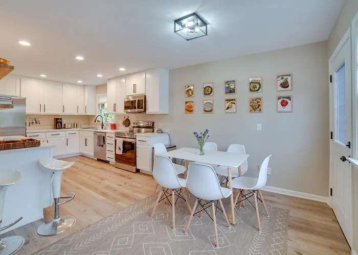 Modern Home: 2 Mi To Of Illinois * Urbana